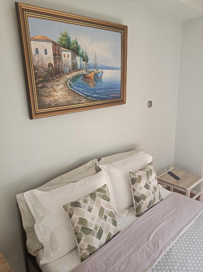 Historic Center Apartment At Thisseio Athen Eksteriør billede